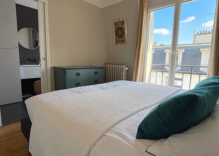 Le Penthouse Murat C パリ